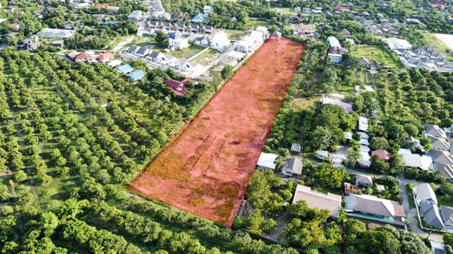 ที่ดินเปล่าพร้อมสาธารณูปโภคครบครันเหมาะสร้างบ้าน  ตั้งอยู่ใกล้หมู่บ้านจัดสรร