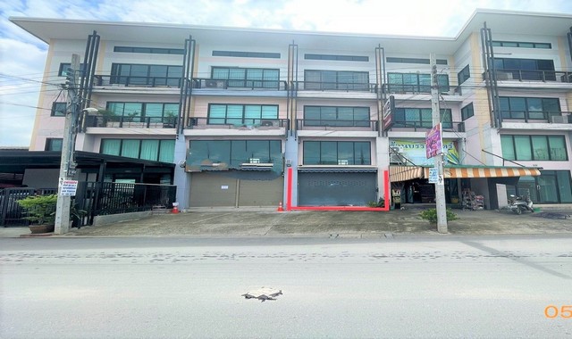 ขายอาคารพาณิชย์ 3 ชั้น มีชั้นลอย หมู่บ้าน ยูนิค เพลส ซอย นวลจันทร์ 36 PK04-04847