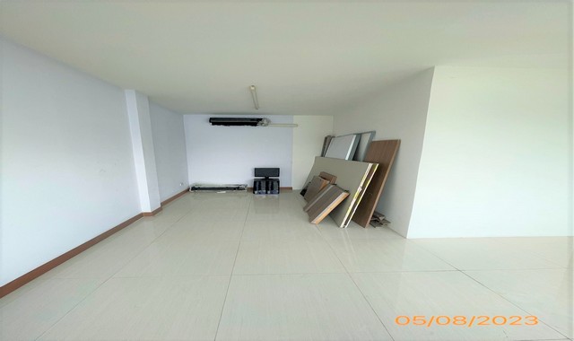 ขายอาคารพาณิชย์ 3 ชั้น มีชั้นลอย หมู่บ้าน ยูนิค เพลส ซอย นวลจันทร์ 36 PK04-04847