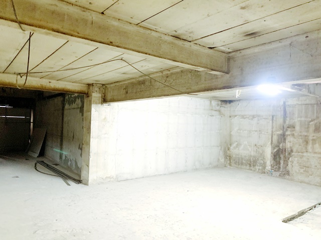 ตลาดพัฒน์พงษ์ 102ตรว. 2น้ำ ใกล้ MRTศาลาแดง ให้เช่าห้องเปล่า1ชั้น พื้นที่โล่ง กว้าง  333 ตรม. 