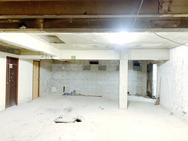 ใกล้ MRTศาลาแดง ให้เช่าห้องเปล่า1ชั้น พื้นที่โล่ง กว้าง  330 ตรม. ตลาด พัฒน์พงษ์ 100ตรว. 2น้ำ 