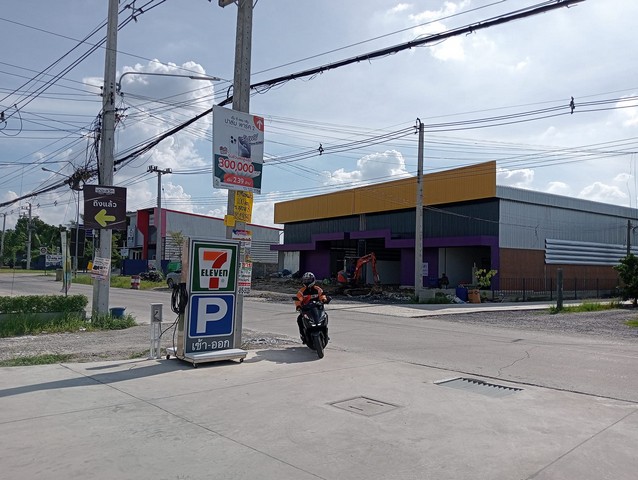 ให้เช่าโกดังคลังสินค้าสร้างใหม่ 450 ตรม. พร้อมออฟฟิศติดแอร์ มีห้องน้ำ จอดรถ 15 คัน โกดังสูง 7 เมตร ย่านลำลูกกาคลอง 4 