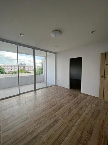 ให้เช่าโฮมออฟฟิศ 4 ชั้น ซอยอ่อนนุช 70-1 ใกล้รถไฟฟ้าสถานีศรีนุช มีที่จอดรถ 6 คัน