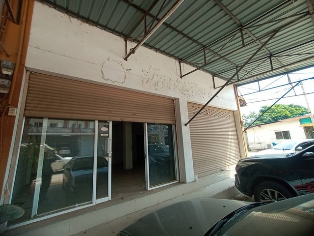 ขายด่วน อาคารพาณิชย์ 2คูหา  3 ชั้นครึ่ง  18 ตรว.  ตึกหัวมุม  ต.คลองมะเดื่อ อ.กระทุ่มแบน จ.สมุทรสาคร  ZW261