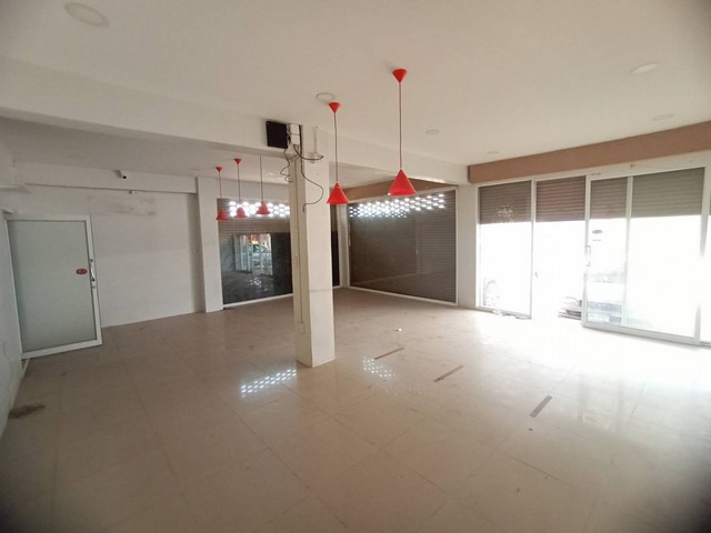 ขายด่วน อาคารพาณิชย์ 2คูหา  3 ชั้นครึ่ง  18 ตรว.  ตึกหัวมุม  ต.คลองมะเดื่อ อ.กระทุ่มแบน จ.สมุทรสาคร  ZW261