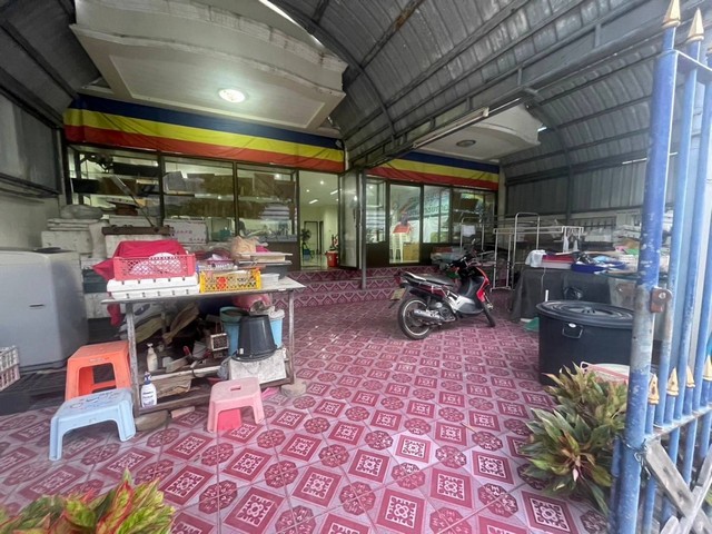 ขายทาวน์เฮ้าส์  2 ชั้น 48.9 ตร.ว   ซอย4 ถนนเอกชัย  จ.สมุทรสาคร   ZW256