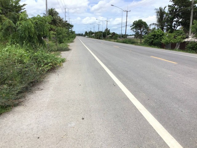 ขายที่ดิน 1-0-38 ไร่ ติดถนนเพชรเกษม  ต.หาดเจ้าสำราญ อ.เมืองเพชรบุรี  จ.เพชรบุรี  ZW232