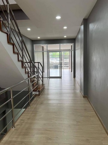 ขายอาคารพาณิชย์ 3.5 ชั้น ทำเลสุขุมวิท45-47 BTSทองหล่อ