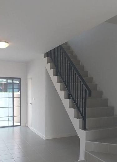 ให้เช่าอาคาร3.5 ชั้น  สิริ อเวนิว เพชรเกษม 81 เหมาะทำธุรกิจ หน้าร้าน สำนักงาน