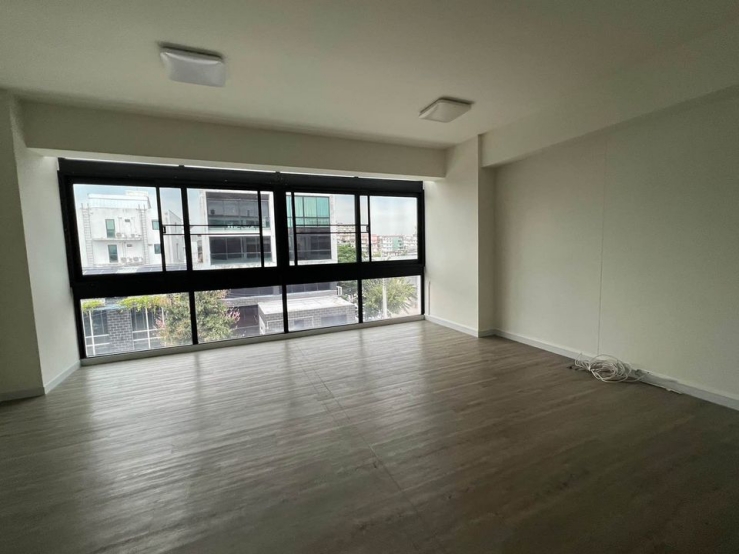 CH862-BH-REC อาคารพาณิชย์ 4.5 ชั้น พร้อมเพนท์เฮ้าส์ 3 ห้อง จอดรถ 6 คัน รามอินทรา แฟชั่นไอซ์แลนด์ ขนาด 600 ตรม.