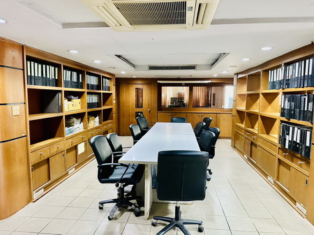 อาคารพาณิชย์ 5 ชั้น ซอยศูนย์วิจัย 4 (พระรามเก้า ซอย 26)  แขวงบางกะปี เขตห้วยขวาง กรุงเทพมหานคร  