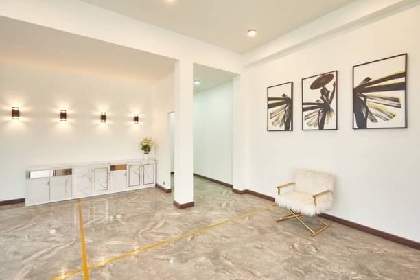 สำหรับนักลงทุนที่มองหา อาคารพาณิช​ย์ทำเลดี​ พื้นที่เยอะ​ อยู่​ในแหล่งค้าขาย 16.9 ล้าน อาคารพาณิชย์ 2 ชั้น ติดถนนลาดยาง