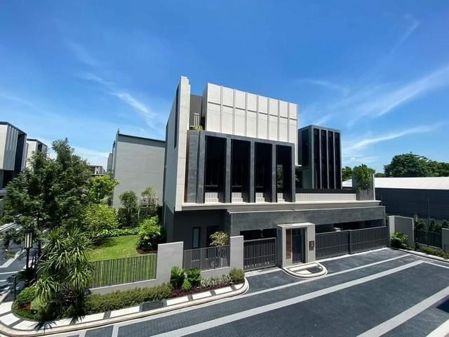 POR3245 ให้เช่า บ้าน หรู สไตล์ Modern Luxury 3 ชั้น บูก้าน พัฒนาการ BuGaan Pattanakarn Luxury ลิฟต์แก้ว พร้อมสระว่ายน้ำส่วนตัว 