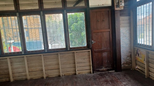 ขายด่วน บ้าน 2 ชั้น 23 ตรว. สุขุมวิท 50 เป็นบ้านไม้และปูน ตรงข้ามคอนโด the best เดินทางสะดวก ใกล้ BTS อ่อนนุช 