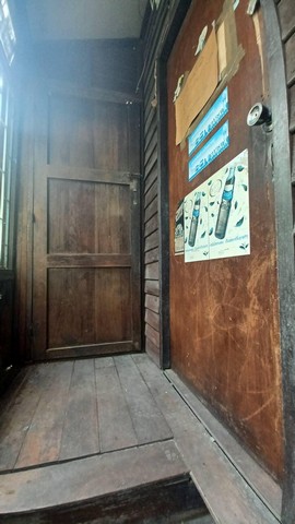 ขายด่วน บ้าน 2 ชั้น 23 ตรว. สุขุมวิท 50 เป็นบ้านไม้และปูน ตรงข้ามคอนโด the best เดินทางสะดวก ใกล้ BTS อ่อนนุช 