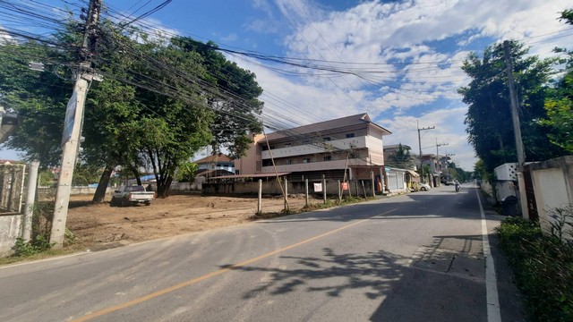 ที่ดิน -  0 Rai 3 ngan 35 ตาราง.วา 8500000 thb   บรรยากาศดี ที่ดินทรงสวย ผังสีแดง ทำเลศักยภาพ