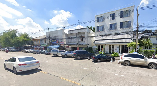 ตลาดเทเวศร์ ลูกหลวงBTSราชเทวี สามเสน ศรีอยุธยา  ร้านค้าให้เช่า 1 ชั้น ทำเลดีเหมาะสำหรับ โชว์รูม  เสริมสวย 26 ตรม. 3จอดรถ 1แอร์