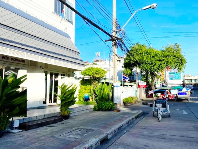 โชว์รูม BTSราชเทวี ศรีอยุธยา ตลาดเทเวศร์ ลูกหลวง ร้านค้าให้เช่า 1 ชั้นvสามเสน  เสริมสวย 28 ตรม. 3จอดรถ 1แอร์