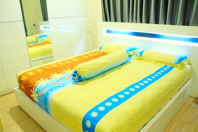 บ้านหเฟอร์ครบ ลังมุม มีความเป็นส่วนตัว ไทวัสดุ บางนา เมกกะ 29ตรว. 3นอน 2น้ำ 2จอดรถ 3แอร์ ให้เช่าทาวน์โฮม 2 ชั้น