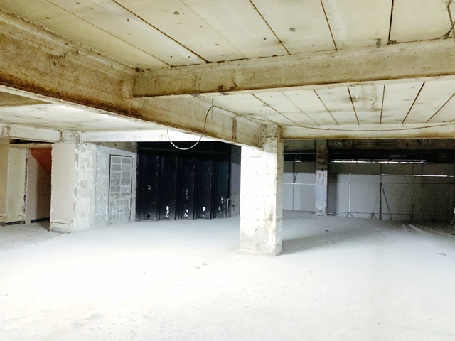 ให้เช่าห้องเปล่า1ชั้น ใกล้ MRTศาลาแดง พื้นที่โล่ง กว้าง  330 ตรม. ตลาด พัฒน์พงษ์ 100ตรว. 2น้ำ 