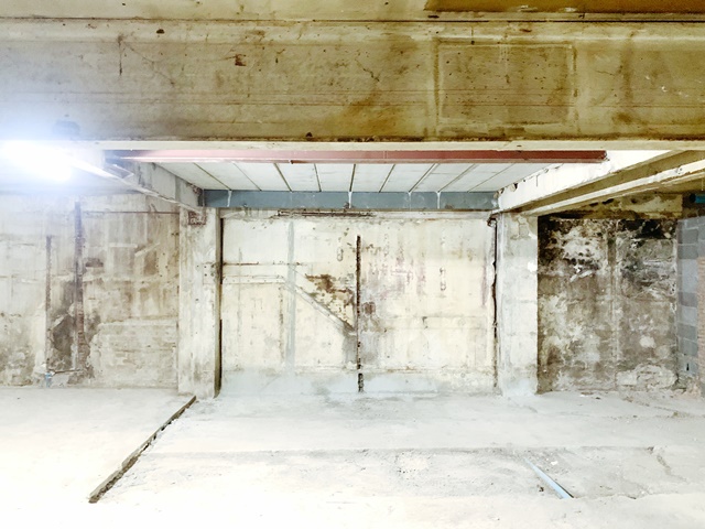 ตลาดพัฒน์พงษ์ 102ตรว 2น้ำ ใกล้ MRTศาลาแดง ให้เช่าห้องเปล่า1ชั้น พื้นที่โล่ง กว้าง  333 ตรม. 