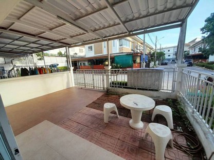 ทาวน์เฮาส์ 2ชั้น พร้อมเข้าอยู่ เฟอร์ฯครบทุกฟังก์ชั่นการใช้งาน ทำเลดี เข้าออกถนนเส้นหลักศรีราชาได้สะดวก