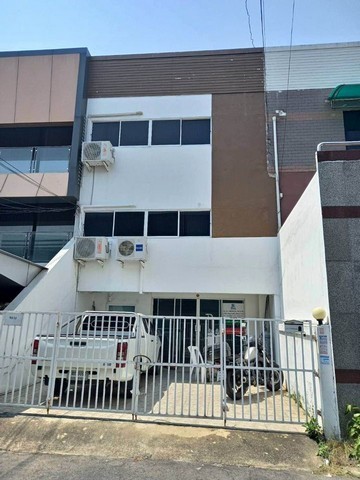 ให้เช่าทาวน์โฮมซอย เสริมสุข 4 พื้นที่ใช้สอย 250 ตร.ม. 4ห้องนอน  ใกล้ทางด่วนรัชดาภิเษก MRT จตุจักร เหมาะทำโฮมออฟฟิศ ย่านจตุจักร ประชาชื่น