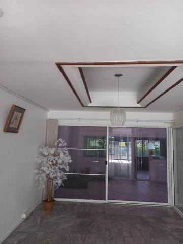 ให้เช่าทาวน์โฮมซอย เสริมสุข 4 พื้นที่ใช้สอย 250 ตร.ม. 4ห้องนอน  ใกล้ทางด่วนรัชดาภิเษก MRT จตุจักร เหมาะทำโฮมออฟฟิศ ย่านจตุจักร ประชาชื่น
