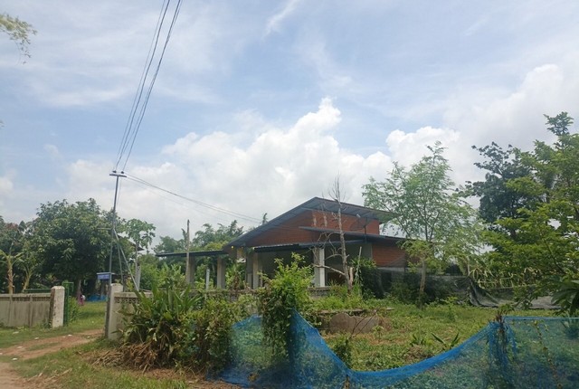 ขายบ้านครึ่งตึกครึ่งไม้   อำเภอกันทรวิชัย  มหาสารคาม