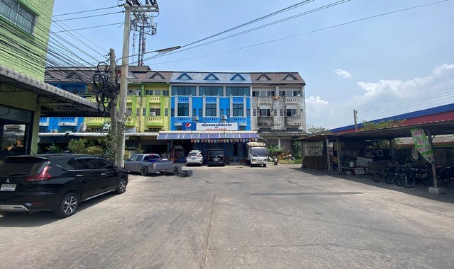 ขายอาคารพาณิชย์  หมู่บ้านเบญจวัลย์  สมุทรสาคร (PKK04-05029)