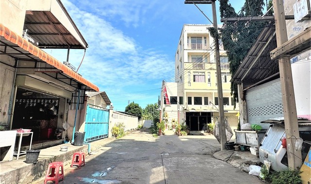 ขายอาคารพาณิชย์ อำเภอกระทุ่มแบน สมุทรสาคร  (PKK04-06195)