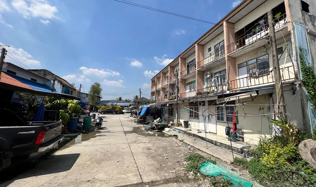 ขายอาคารพาณิชย์ อำเภอกระทุ่มแบน สมุทรสาคร (PKK04-03893)