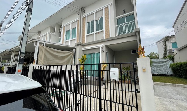 ขายทาวน์เฮ้าส์  หมู่บ้านเวียสเต้ พระราม 2 สมุทรสาคร (PKK03-05703)