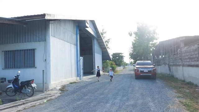 ให้เช่าโกดังผังสีชมพู รับน้ำหนักได้ 25 ตัน พร้อมออฟฟิศ 640 ตร.ม. ติดถนนใหญ่ 4 เลน อ.เมือง ถ.บ้านแพ้ว-นครปฐม 