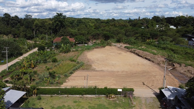 ที่ดิน -  ใหญ่ 2 ไร่ 2 งาน 50 ตร.วา 3500000 B.   ทำเลดี-เยี่ยม