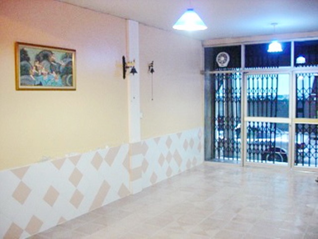 ออฟฟิศ ค้าขาย 18 ตรว.ให้เช่าอาคารพาณิชย์ 3 ชั้นครึ่ง Hostel ร้านอาหาร  3นอน 2น้ำ 3แอร์ 1จอดรถ