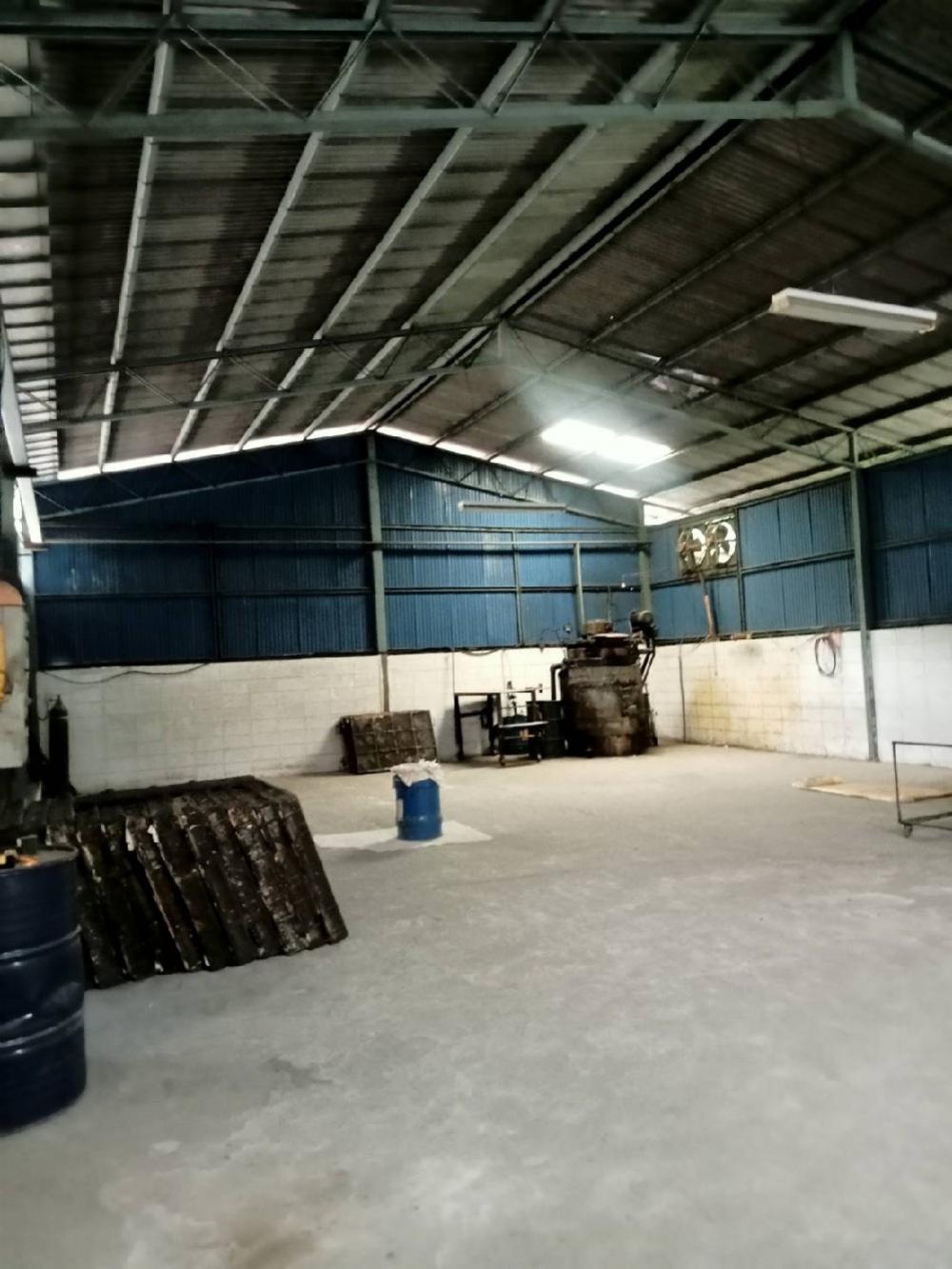 ให้เช่าโรงงานพร้อมใบ ร.ง.4 พื้นที่อาคาร 2,000 ตร.ม.  ถ.ปู่เจ้าสมิงพราย พื้นที่สีม่วง อำเภอพระประแดง สมุทรปราการ