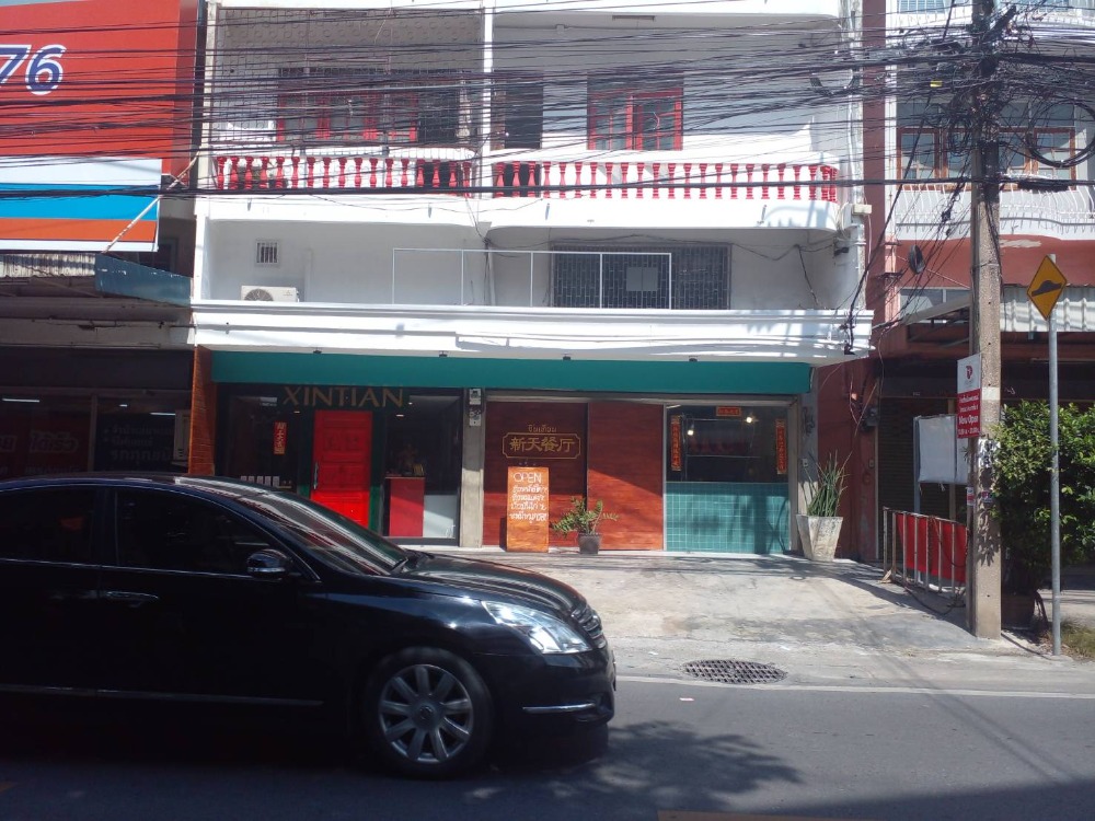 ให้เช่าอาคารพาณิชย์ 5 ชั้นพื้นที่ใช้สอย 200 ตร.ม. 6 ห้อง 3 ห้องน้ำ  ซอยงามวงศ์วาน23แยก12 เมืองนนทบุรี