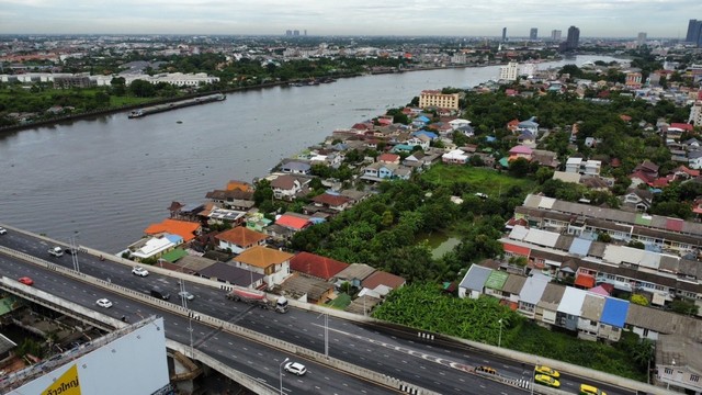 ขายที่ดินเปล่าติดถนนใหญ่ใต้สะพานพระราม 5 เนื้อที่ 226.4 ตร วา. ถนนนครอินทร์ ผังสีแดง ที่ถมแล้ว ที่ดินนนทบุรีราคาถูก