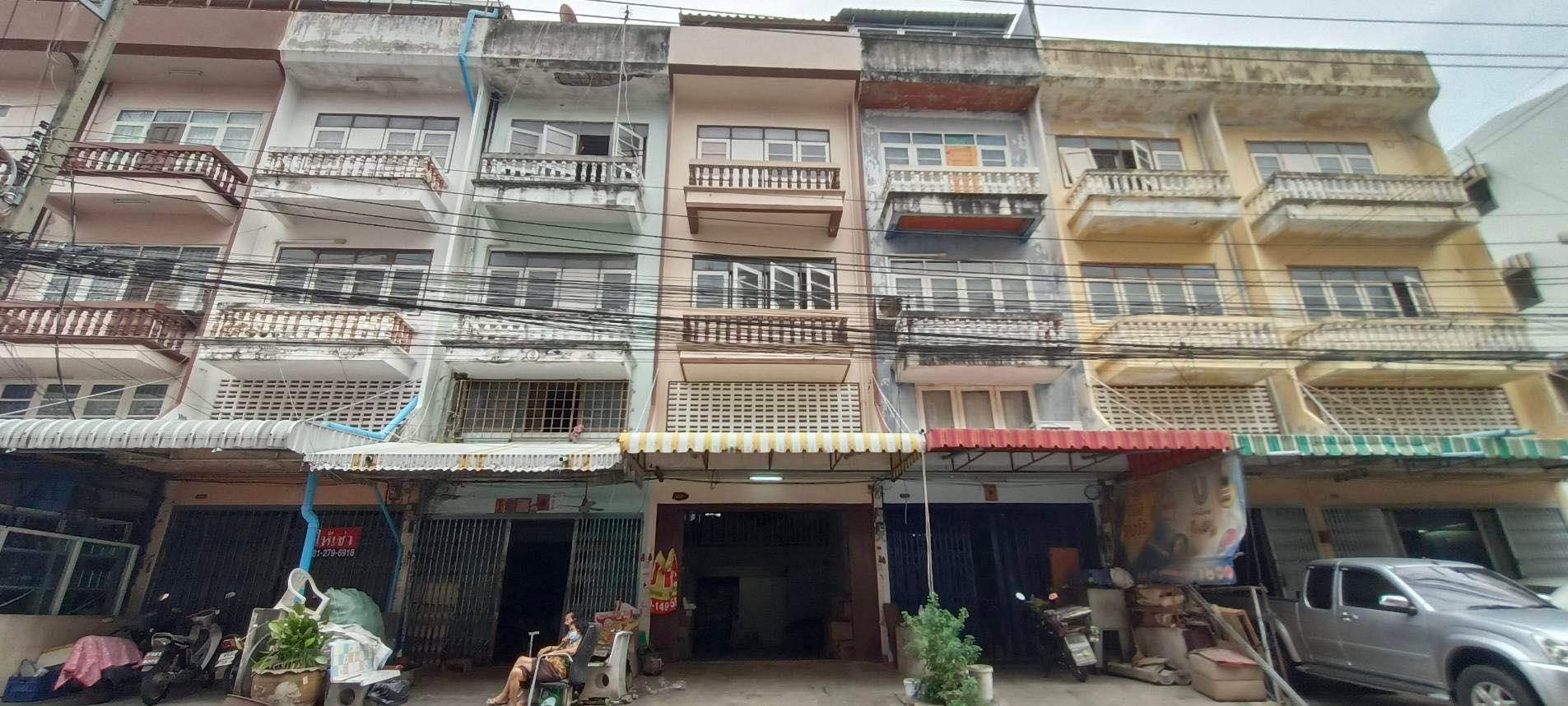 ขายถูกอาคาร 1 คูหา แปลงมุม ใกล้BTS บางแวก หมู่บ้านสยามวิลล่า(NW-049)