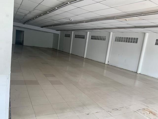  ให้เช่าโกดัง เนื้อที่ 270 ตารางเมตร ถนนบางแวก เหมาะทำโกดังเก็บของ