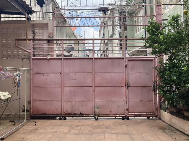 ขายอาคารพาณิชย์ 3 ชั้น ย่านสาธุประดิษฐ์ สาทร ใกล้เซ็นทรัลพระราม 3