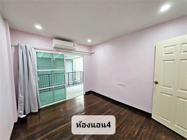 ขายทาวน์โฮม 2 ชั้น ย่าน ลาดพร้าววังหิน82 รีโนเวทแล้ว เดินทางเข้าออกได้หลายทาง ซอยไม่ตัน จะไปออก ซอย พหลโยธิน 32 ใกล้รถไฟฟ้า BTS เสนานิคม