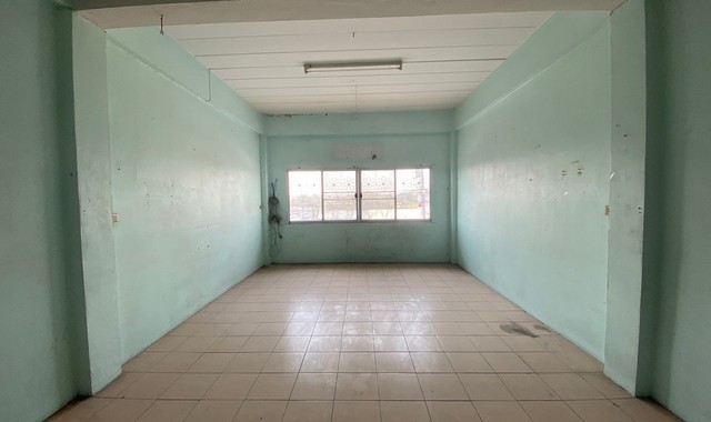 ขายอาคารพาณิชย์   อำเภอเมืองสมุทรปราการ   สมุทรปราการ (PKK04-05839)