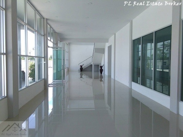 ขายโรงงานสำเร็จรูปพร้อมสำนักงานสร้างใหม่ เนื้อที่ 3 ไร่ บางนา กม. 23 ติดโครงข่ายระบบโลจิสติกส์สุวรรณภูมิ รับน้ำหนักได้ถึ 30 ตัน 