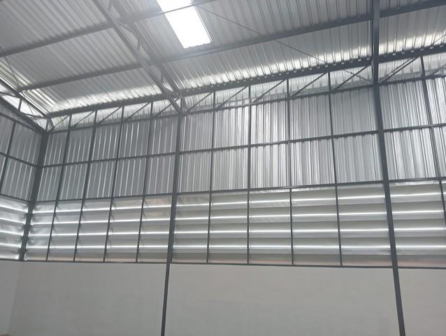 ให้เช่าโกดังคลังสินค้า สร้างใหม่ พื้นที่ 450 ตรม. พร้อมออฟฟิศติดแอร์ โกดังสูง 7 เมตร 