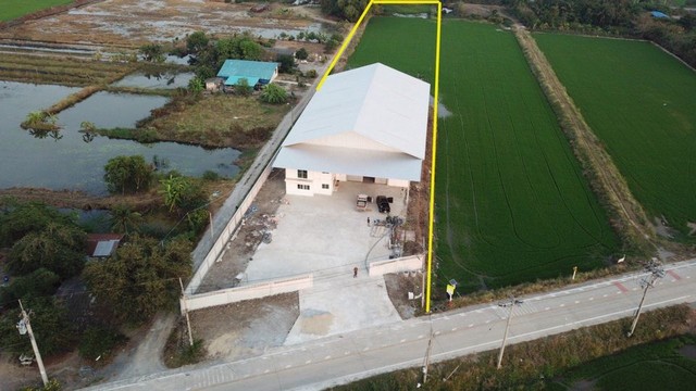 ขายโกดังพร้อมออฟฟิศเนื้อที่เกือบ 5 ไร่  เส้น 340 ไทรน้อย นนทบุรี รถเทรลเลอร์ เข้า-ออกสะดวก ใกล้โรงงานไฮเนเก็น