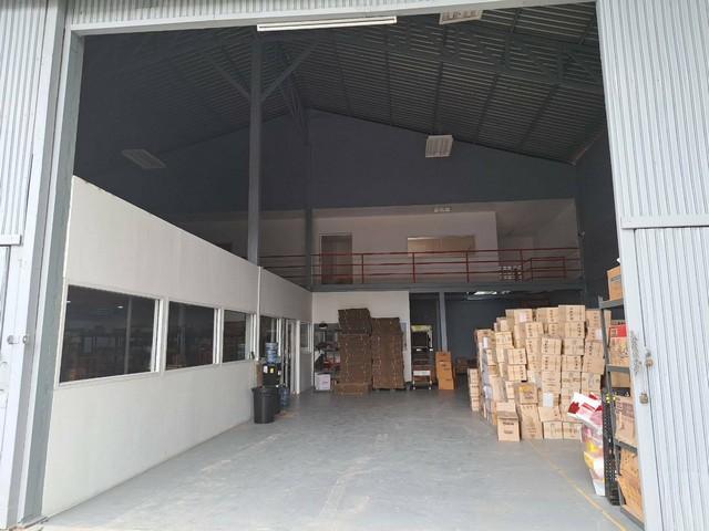 BST517 ให้เช่าโกดังพร้อมออฟฟิศ 500 ตรม. สุขาภิบาล 5 ห้าแยกวัชรพล เหมาะสำหรับเก็บสินค้าหรือเป็นจุดกระจายสินค้า ทำเลดีมาก ใกล้ทางด่วน