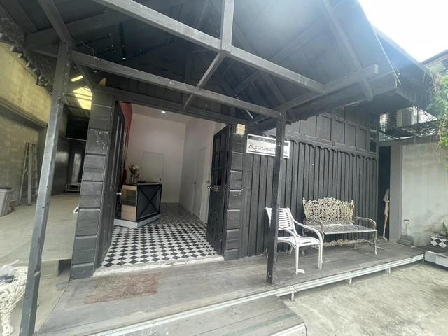 ให้เช่าบ้านเดี่ยวชั้นเดียว 54 ตรว. ลาดพร้าว 134 เหมาะทำออฟฟิศ หรือสตูดิโอ อยู่อาศัยก็ได้ จอดรถ 5-6 คัน ใกล้รถไฟฟ้าสถานีบางกะปิ