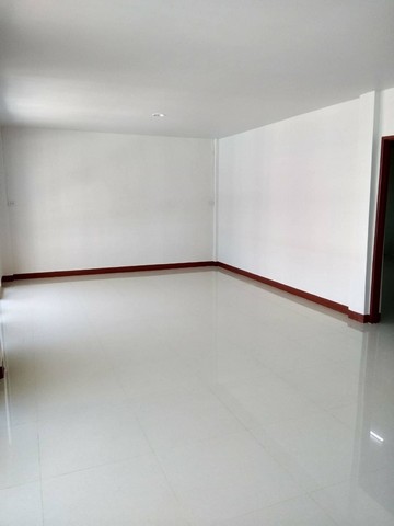 ขาย- เช่า อาคารพาณิชย์ 4 ชั้นรวมดาดฟ้าเหมาะทำออฟฟิศ เนื้อที่ 30 ตารางวา (2 คูหาทะลุ)